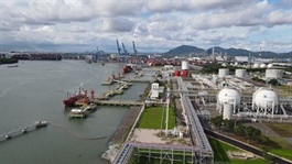 Foreign investors interested in Việt Nam’s LNG infrastructure