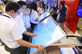 Electronic contract signing a key part of Việt Nam's digital economy