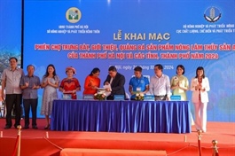 Hà Nội trade fair promotes safe agricultural products and business expansion