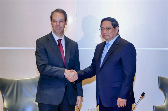 Vietnam’s Prime Minister Pham Minh Chinh (R) meets Roger Zen, chairman and CEO of Oceanside One Trading in Brazil on November 17, 2024. Photo: Doan Bac