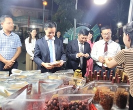 2024 Fruit and Safe Farm Produce Fair underway in Hanoi