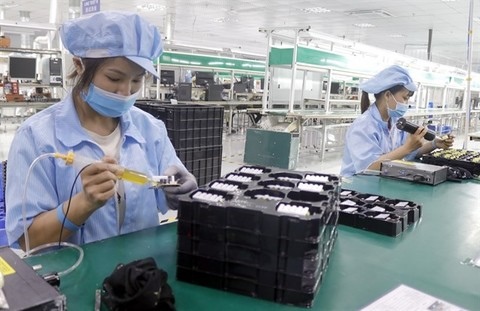 Bắc Giang looks to hire around 6,300 workers for semiconductor industry