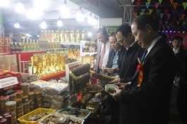Nghệ An holds trade and traditional craft promotion fair