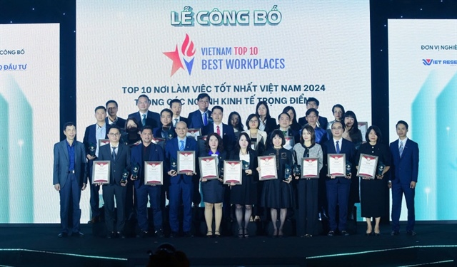 Representatives of the Top 500 Leading Employers in Vietnam 2024 attend the announcement ceremony. Photo: Dung Minh