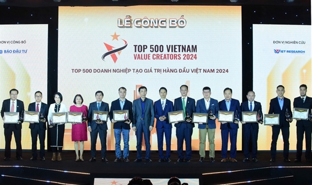 Representatives of the Top 500 Value-Creating Enterprises in Vietnam 2024 honorees. Photo: Dung Minh