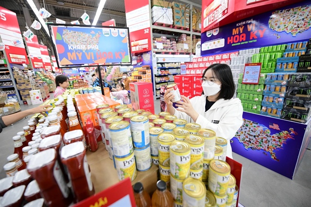 Consumers choose products at MM Mega Market in Thu Duc City, a district-level administration unit under Ho Chi Minh City. Photo: Quang Dinh / Tuoi Tre