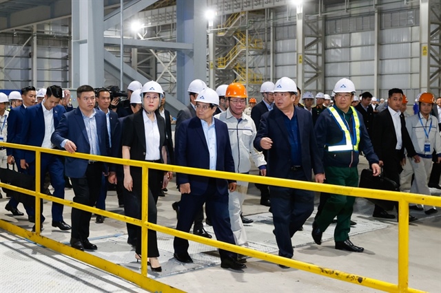 Prime Minister visited Hoa Phat steel. Photo: The Ministry of Transport roll mill