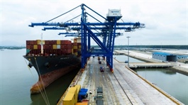 Đồng Nai’s largest seaport welcomes first vessel