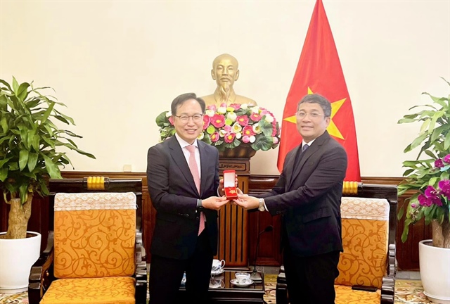 ​Samsung Vietnam leader honored for diplomatic contributions