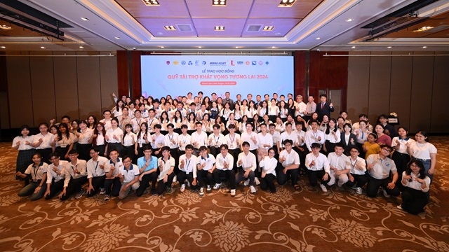 Quỹ của Mirae Asset trao học bổng tổng giá trị 4 tỷ đồng sinh viên từ 12 trường đại học