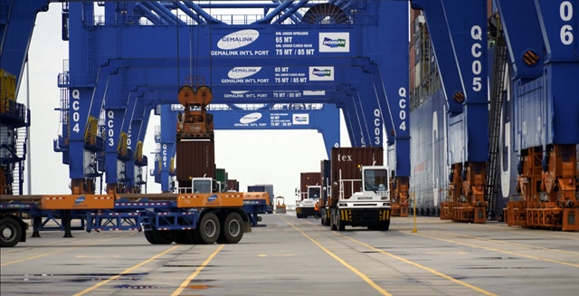 Ba Ria-Vung Tau Province signs a memorandum of understanding with UAE’s DP World to develop a free trade zone in the Cai Mep Ha area on February 18, 2025. Photo: Dong Ha / Tuoi Tre