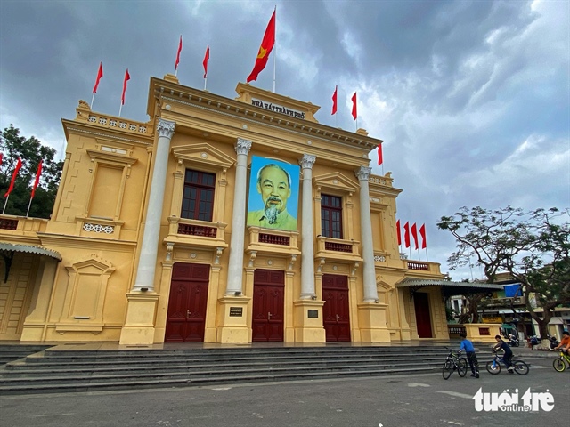 Hai Phong Opera House is a favorite tourist attraction on food tours. Photo: Nguyen Hien / Tuoi Tre