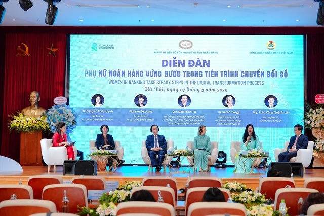 Standard Chartered and State Bank of Việt Nam celebrate women in banking