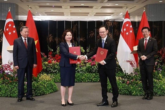 Vietnam and Singapore shaking hands to build capital markets and digital assets