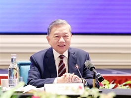 Top leader promotes Việt Nam as a global hub for innovation, financial power