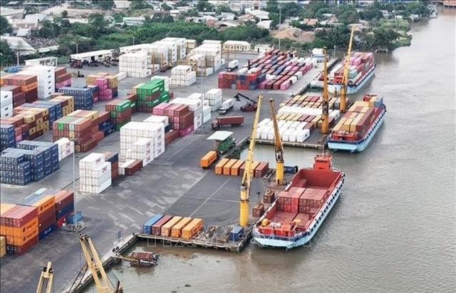 Vietnam aims for 454 billion USD export revenue amidst global headwinds