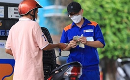 Giá xăng tăng hơn 300 đồng/lít