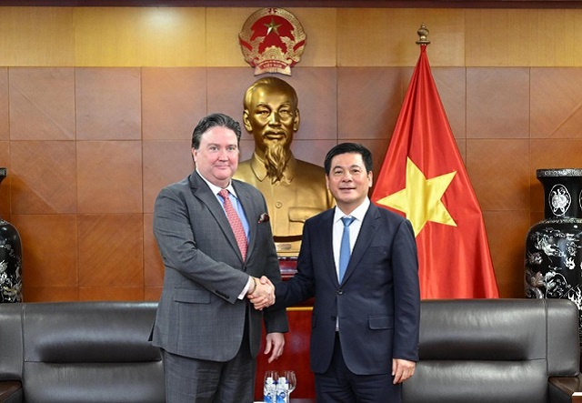 Minister Nguyen Hong Dien meets with US Ambassador