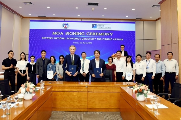 Piaggio Vietnam partners with National Economics University: Inspiring the next generation