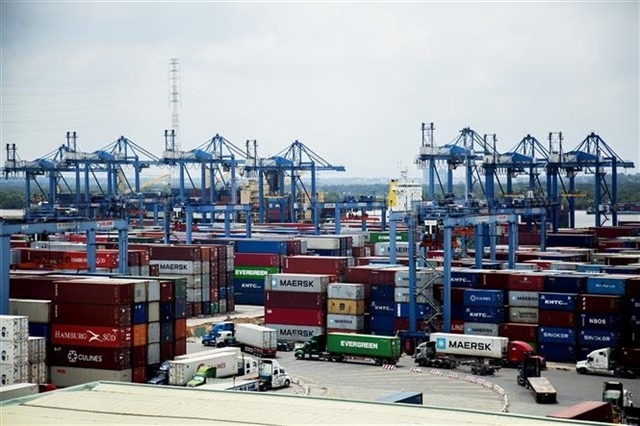 Việt Nam's trade surplus shrinks nearly 60% in first four months of 2025