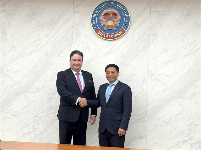 Minister of Finance meets with US Ambassador to boost cooperation