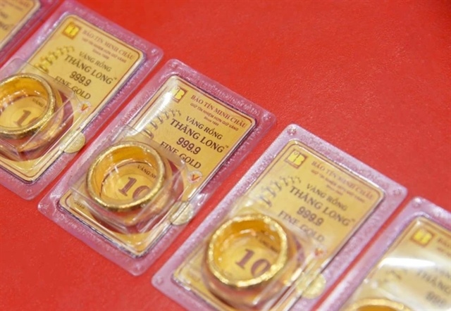 Gold prices plunge sharply