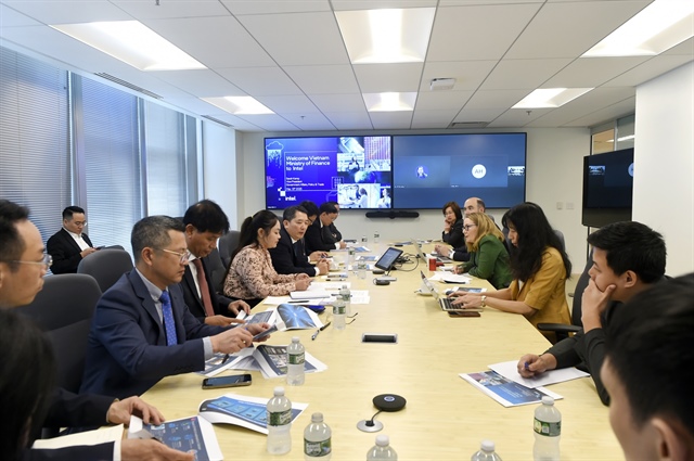 Vietnam, Intel deepen strategic ties in AI and semiconductor sectors (translated)