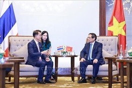 PM hosts leaders of seven Thai leading corporations