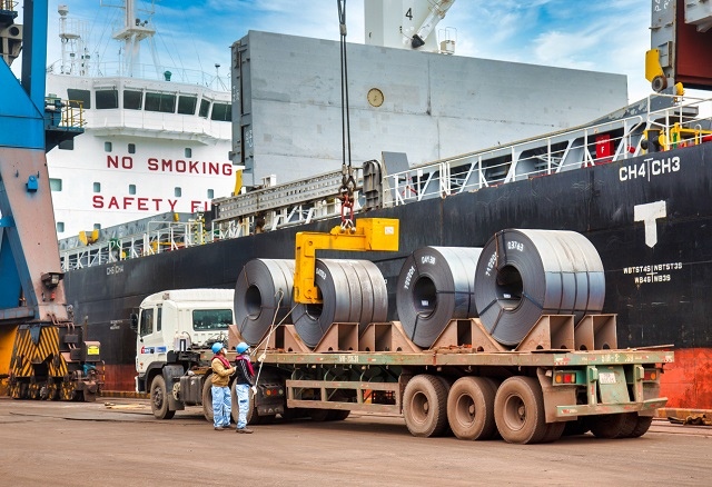 Nhập khẩu thép khổ rộng từ Trung Quốc tăng đột biến trong 4 tháng đầu năm