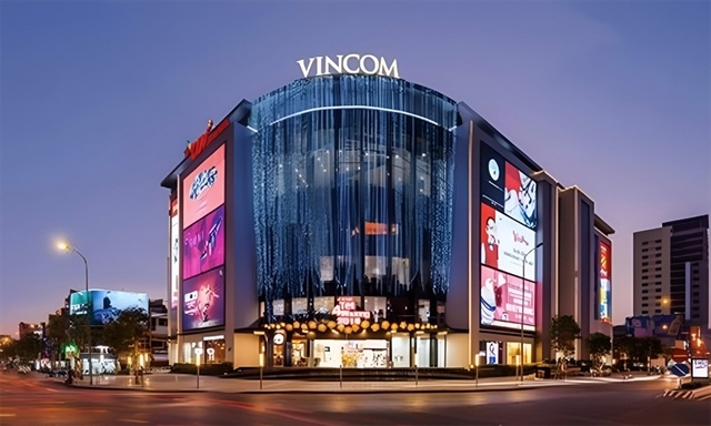 VN-Index rises above 1,315 points on strong gains from Vingroup stocks