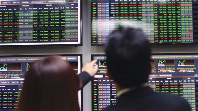 ETF capital continues to flow out of Việt Nam despite improved investment outlook