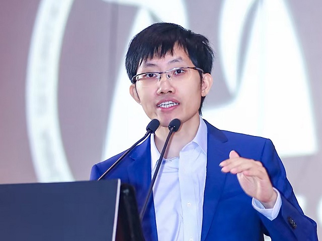 Lương Văn Phong và DeepSeek (kỳ 1): “Kẻ dị biệt” đe dọa ngôi vương AI của Mỹ