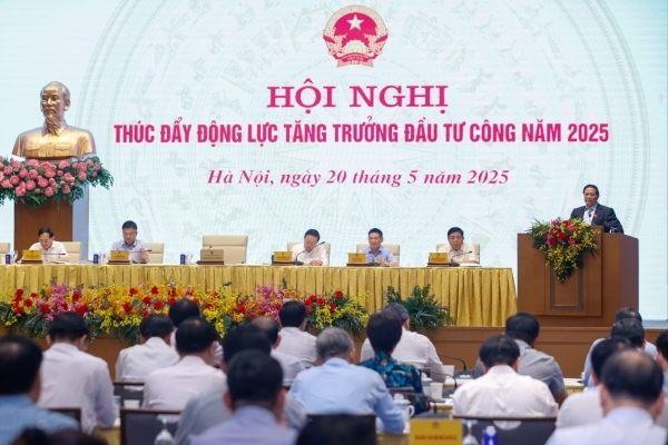 PM Chinh demands full public investment disbursement for 2025