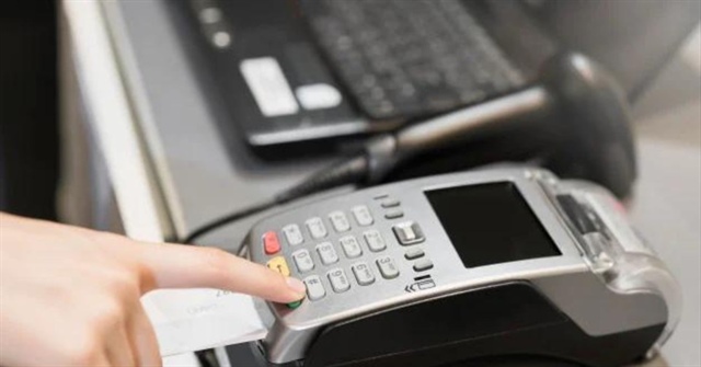Doanh nghiệp có thể lựa chọn chuyển đổi hoặc không chuyển đổi dùng hóa đơn điện tử khởi tạo từ máy tính tiền kết nối với cơ quan thuế. Ảnh minh họa