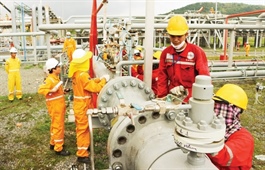 Players in LNG tackle planning bottlenecks