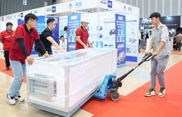Vietnamese experts can earn salaries up to $2,800