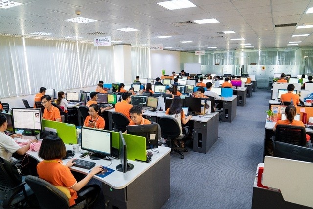 Market mixed as liquidity hits five-week low