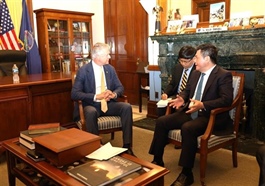 Việt Nam ready to further open market for US exports: Minister