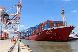 Volume of goods through seaports increased during US tariff pause