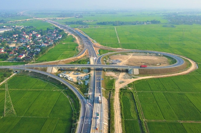 Đề xuất phương án thu phí 13 tuyến cao tốc hoàn thành trong năm 2025