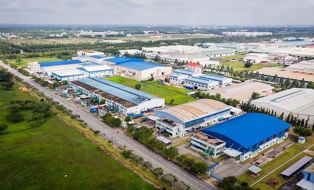 Dòng tiền chọn nhóm bất động sản khu công nghiệp và chứng khoán