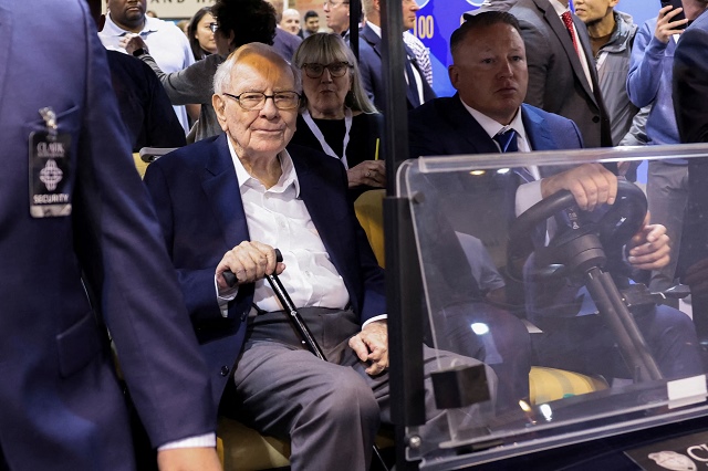 Huyền thoại Warren Buffett cho đi 6 tỷ USD