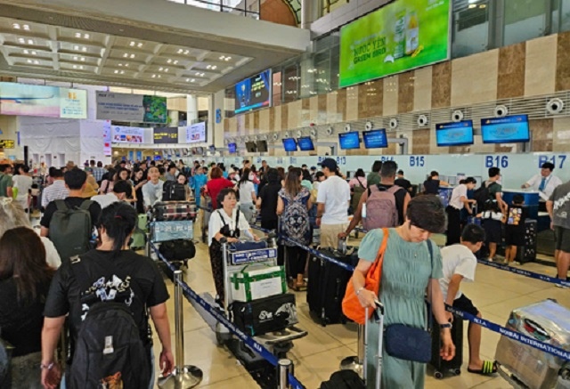 Bất ngờ giá vé máy bay