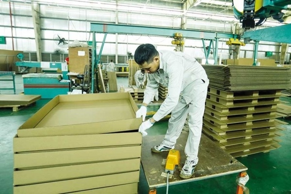 Manufacturing business confidence rebounds from 44-month low
