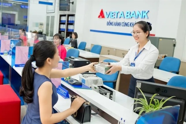 Many banks accelerate plans to list shares on HoSE
