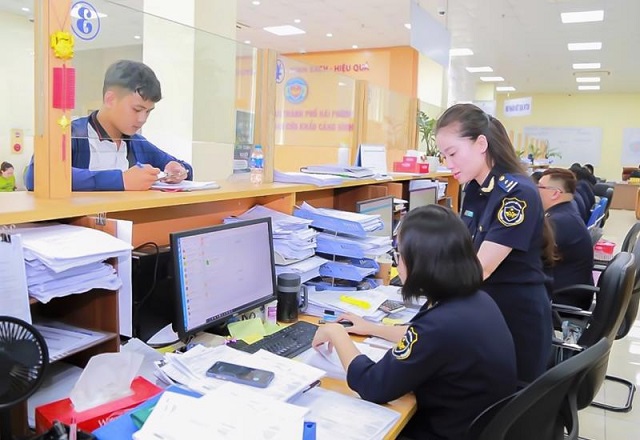 Hải quan thu ngân sách trên 222 ngàn tỷ đồng trong 6 tháng đầu năm