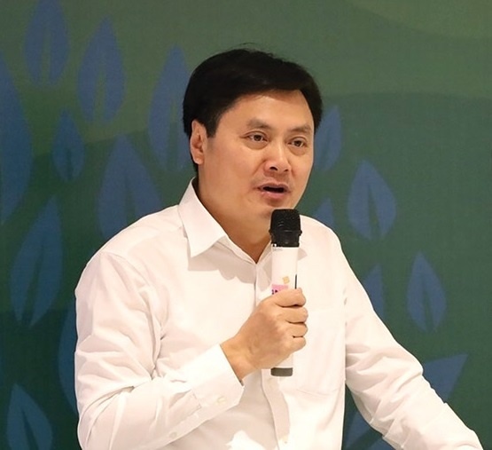 Retailers must lead shift to greener consumption