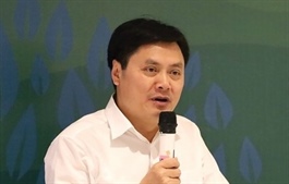 Retailers must lead shift to greener consumption