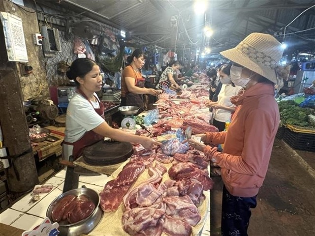 Hà Nội strengthens market control and stabilises prices amid stormy weather