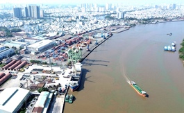 PM urges stronger investment in waterway transport to boost logistics